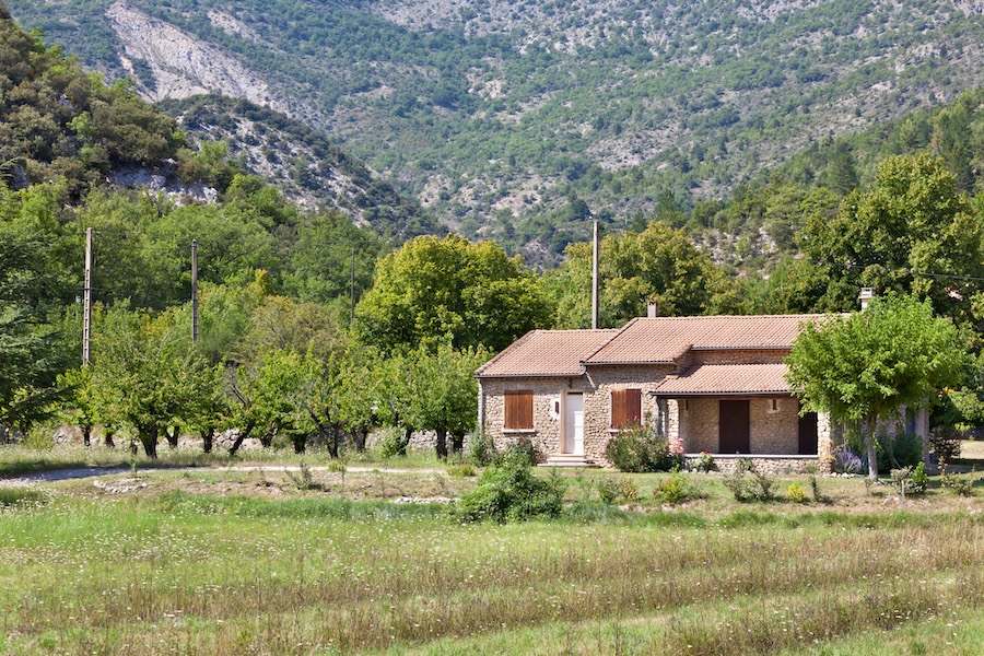 stone farmhouse in provence mountains france 2026 03 16 04 30 39 utc